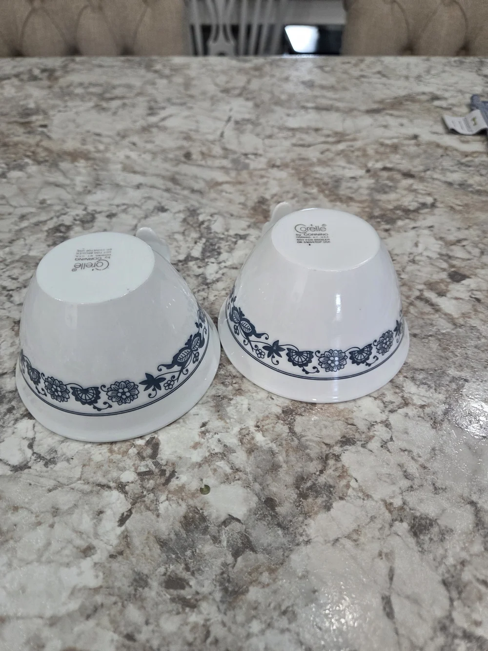 Vintage Corelle Old Town Blue Onion Tea Coffee Cup Hook Handle Set of 4